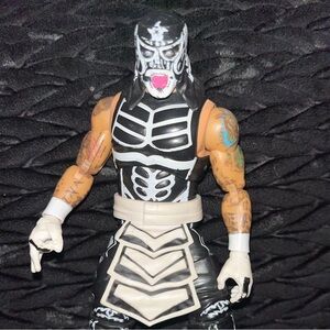 Aew/Wwe pentagon jr Figure - Black and White